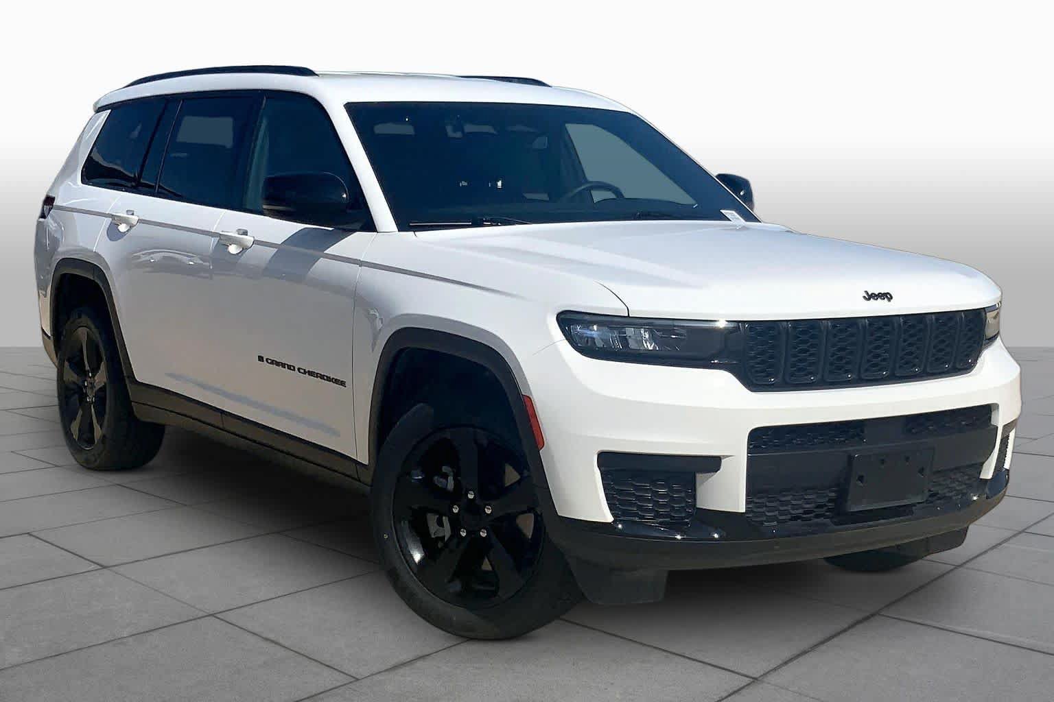 Used 2023 Jeep Grand Cherokee L Laredo AWD/4WD image 3