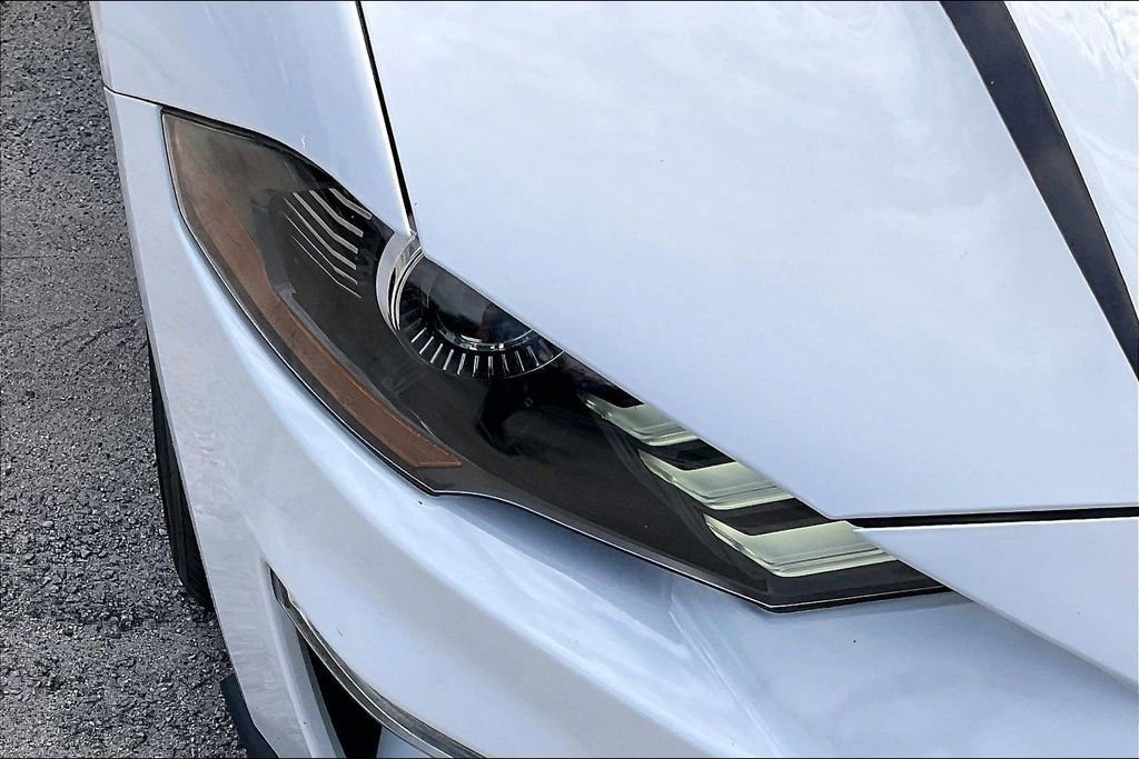 Certified 2018 Ford Mustang Coupe RWD image 28