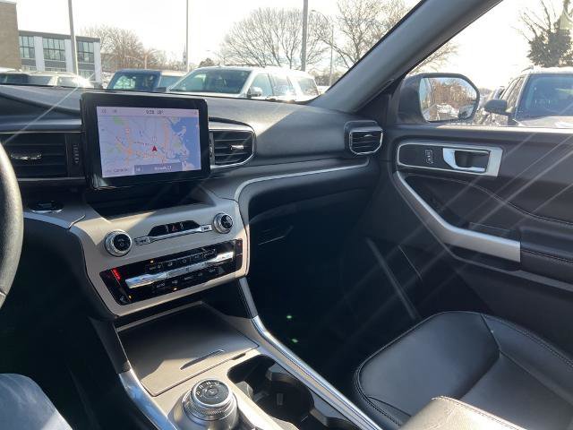 Certified 2022 Ford Explorer XLT w/ Equipment Group 202A image 33