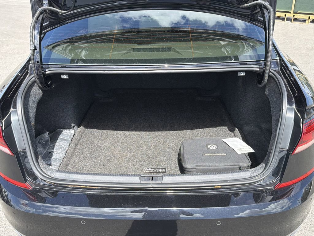 Used 2020 Volkswagen Passat 2.0T SEL image 10