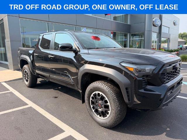 Used 2024 Toyota Tacoma TRD Off-Road AWD/4WD image 2