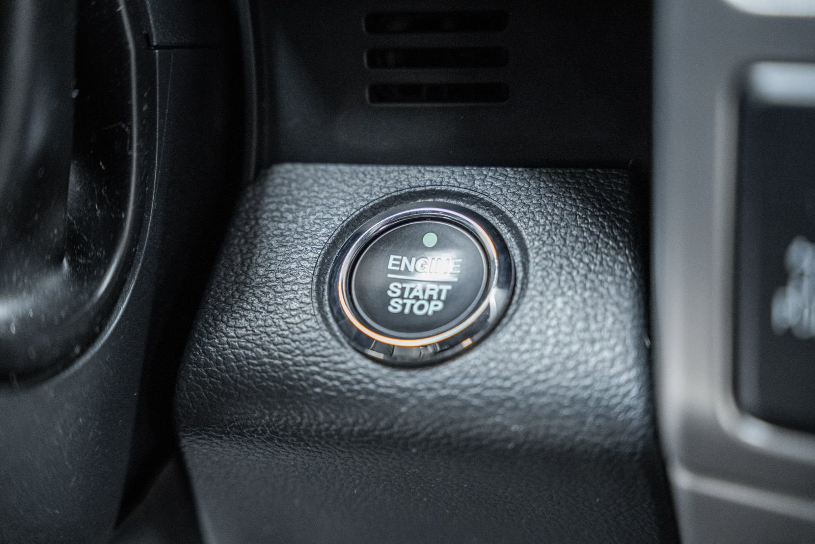 Certified 2022 Ford F250 Platinum w/ Snow Plow Prep Package image 33