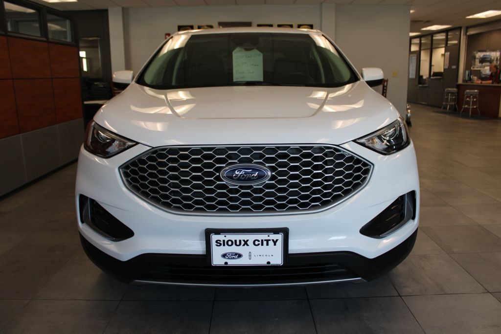 Certified 2024 Ford Edge SEL AWD/4WD image 2