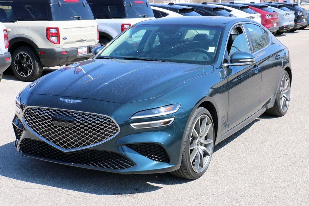 Used 2025 Genesis G70 2.5T image 2