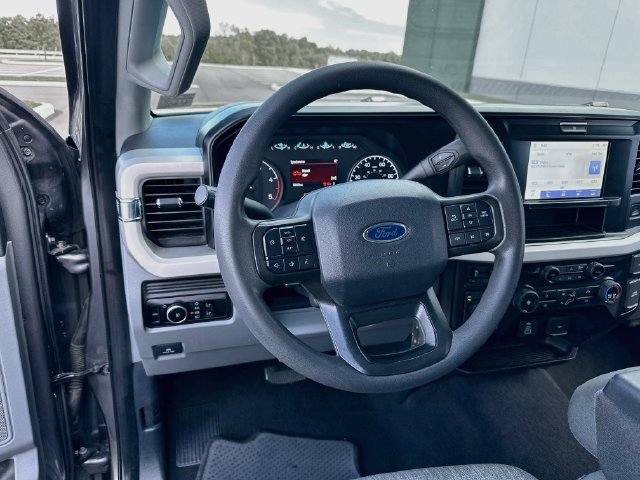 Certified 2025 Ford F350 XLT AWD/4WD image 27