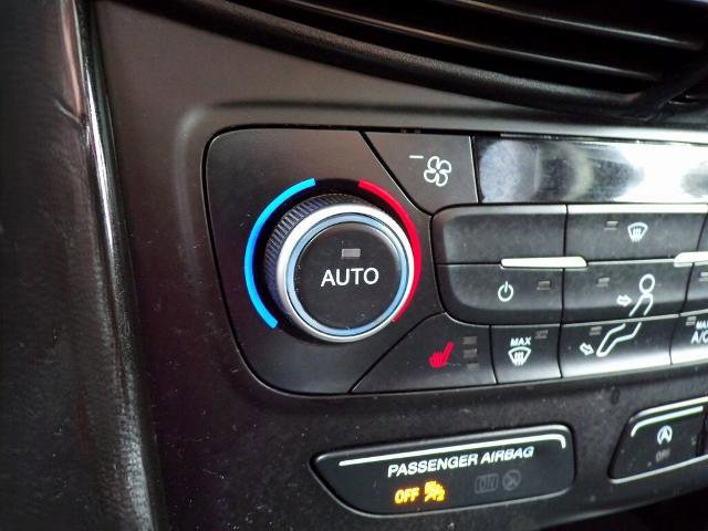 Certified 2018 Ford Escape SE w/ SE Sport Appearance Package image 22