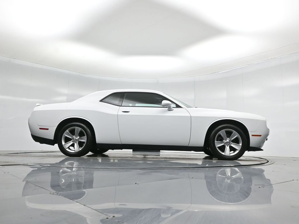 Used 2020 Dodge Challenger SXT image 9