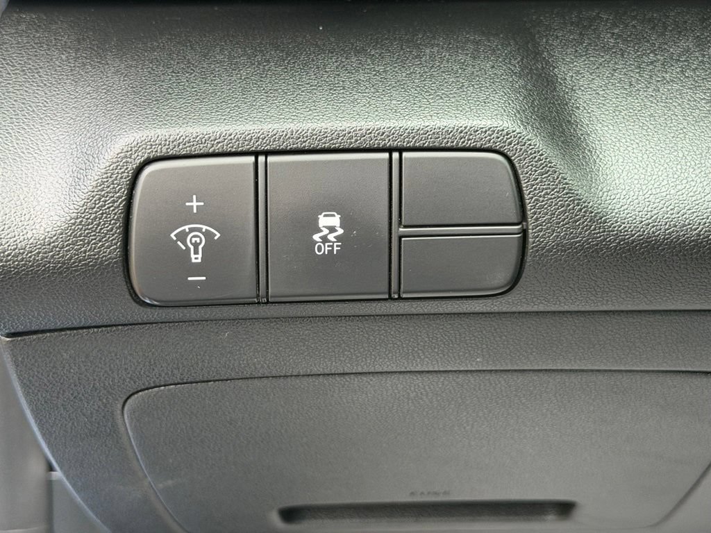 Used 2025 Hyundai Elantra N FWD image 19