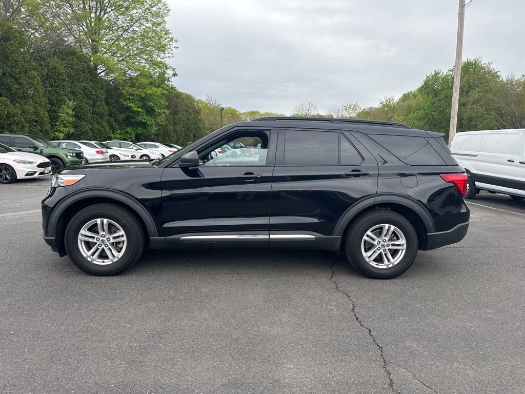 Certified 2020 Ford Explorer XLT w/ Equipment Group 202A AWD/4WD image 2
