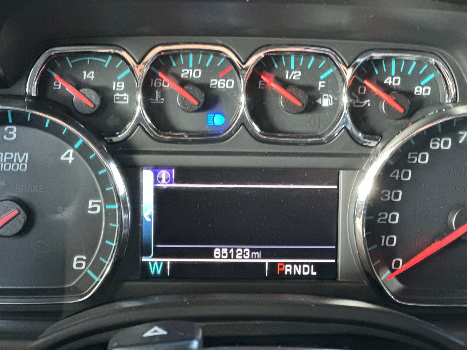 Used 2018 Chevrolet Tahoe LS w/ All-Season Package image 27