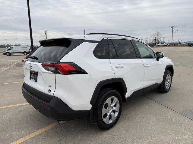 Used 2021 Toyota RAV4 LE image 9