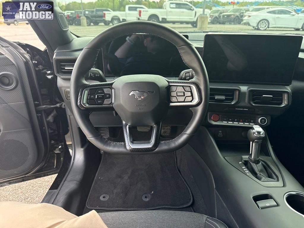 Certified 2025 Ford Mustang Coupe RWD image 15