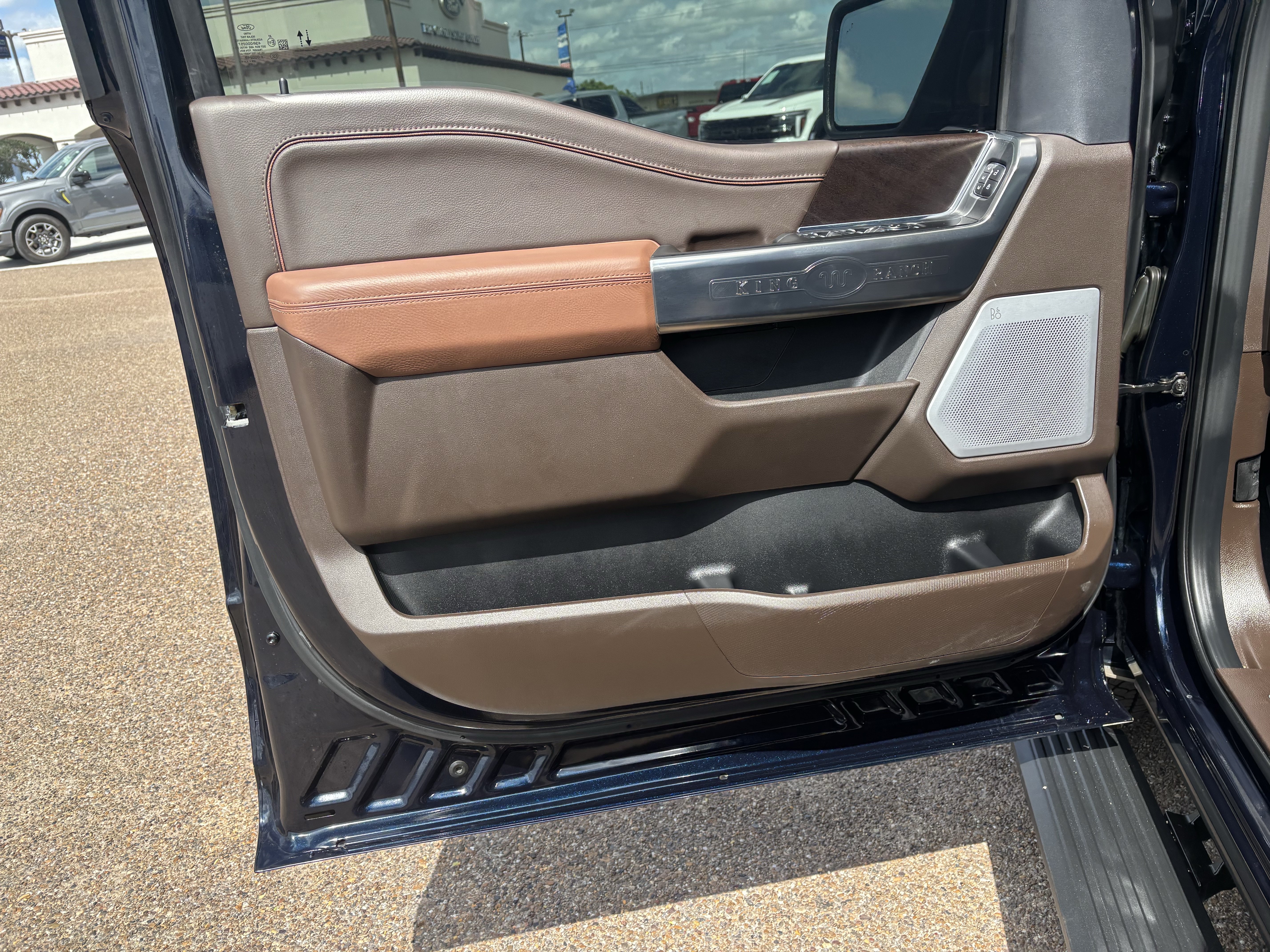 Certified 2025 Ford F150 King Ranch w/ FX4 Off-Road Package AWD/4WD image 9