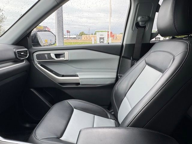 Certified 2023 Ford Explorer XLT w/ Equipment Group 202A AWD/4WD image 20