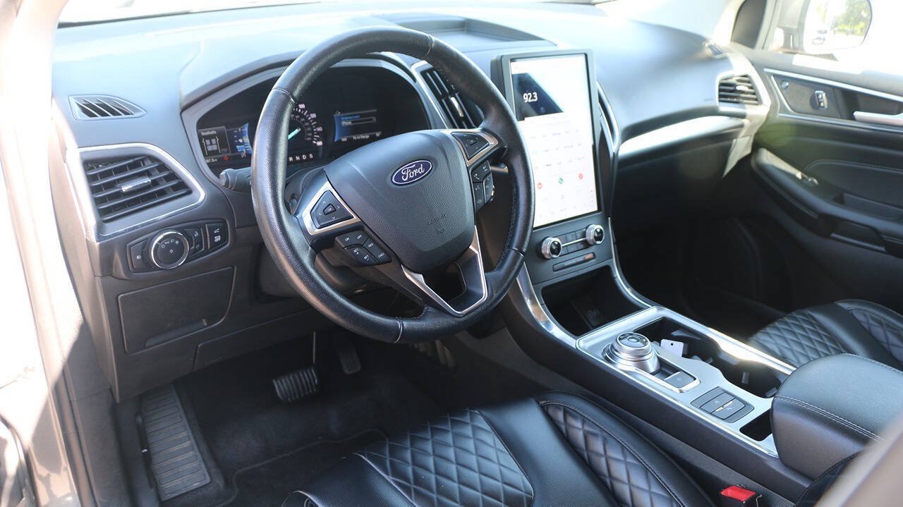 Certified 2024 Ford Edge Titanium AWD/4WD image 35