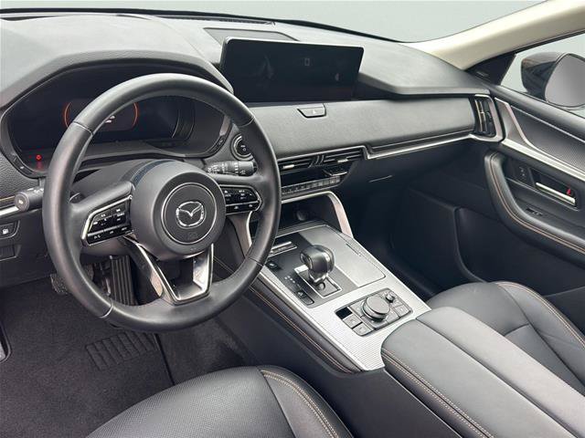 Used 2025 MAZDA CX-70 Plug-In Hybrid w/ Premium Pkg AWD/4WD image 9
