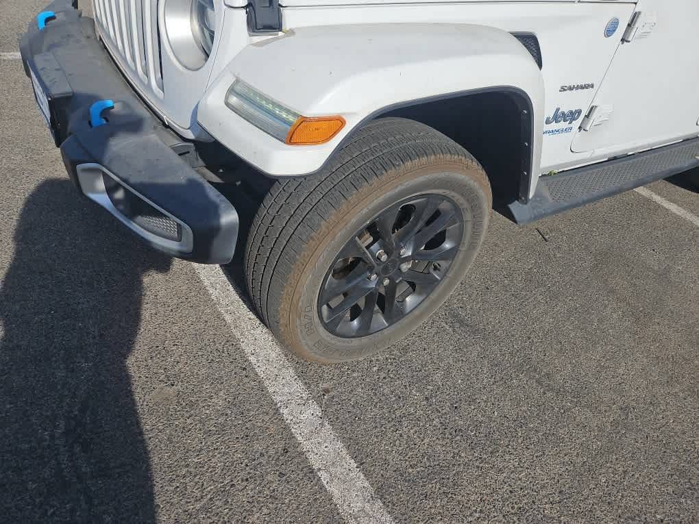 Used 2022 Jeep Wrangler Unlimited Sahara AWD/4WD image 3