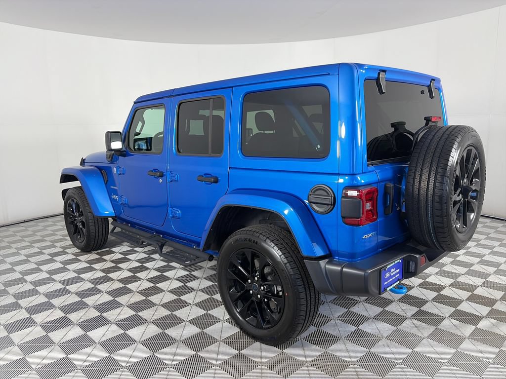 Used 2024 Jeep Wrangler Unlimited Sahara AWD/4WD image 5