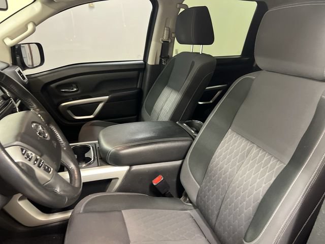 Used 2021 Nissan Titan SV w/ SV Convenience Package AWD/4WD image 4