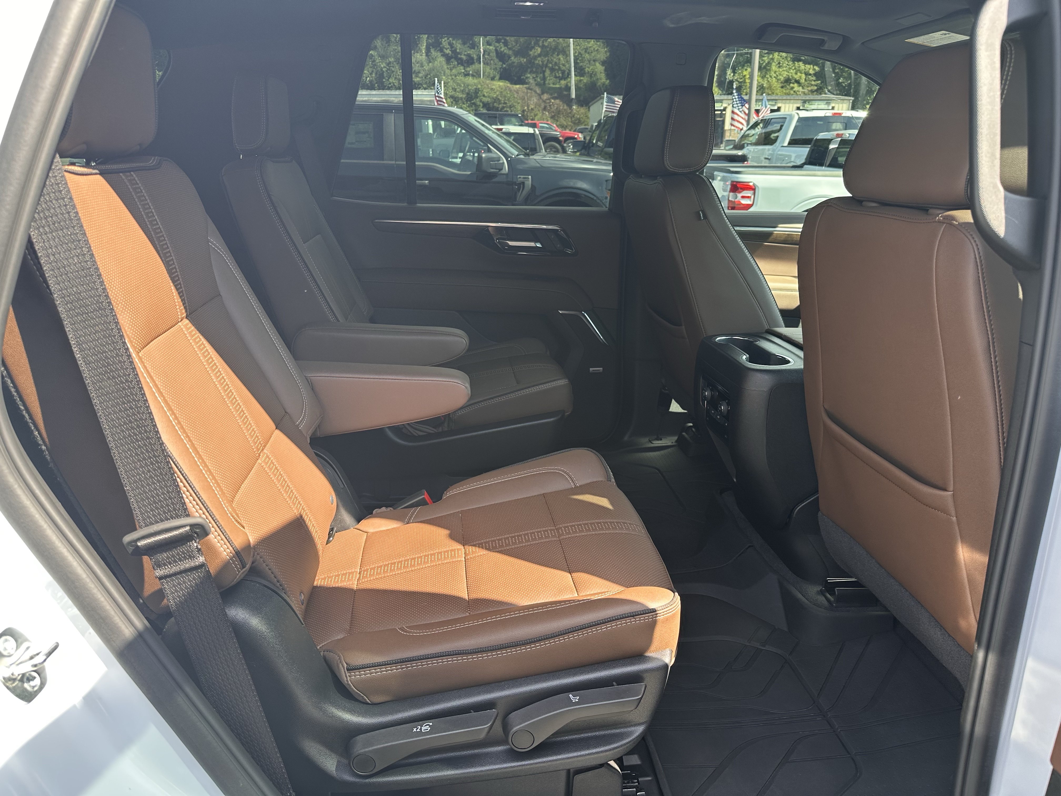 Used 2026 Chevrolet Tahoe High Country w/ Sun And Tow Package AWD/4WD image 16