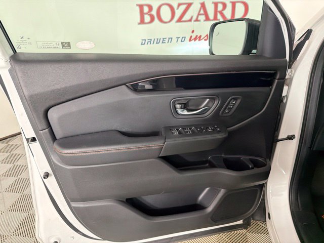 Used 2025 Honda Pilot TrailSport image 24