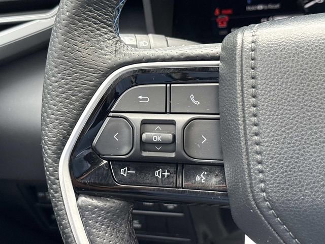 Used 2023 Toyota Sequoia Platinum AWD/4WD image 32
