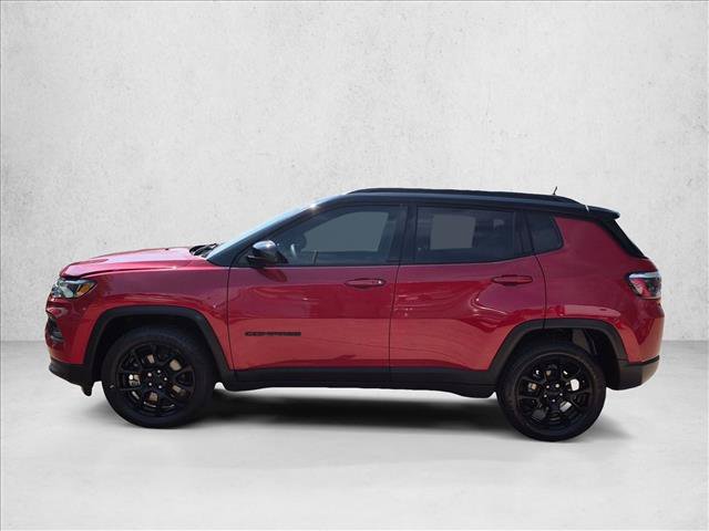 Used 2024 Jeep Compass Latitude w/ Altitude Special Edition AWD/4WD image 9