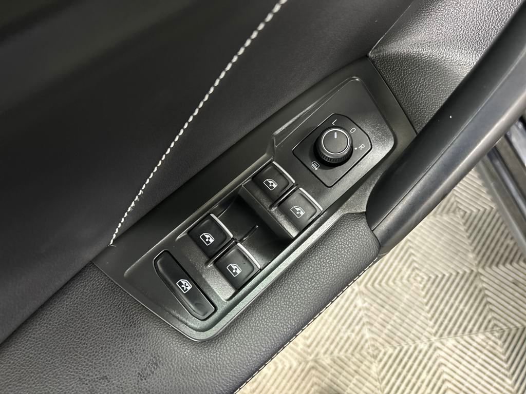 Used 2024 Volkswagen Tiguan SE image 16