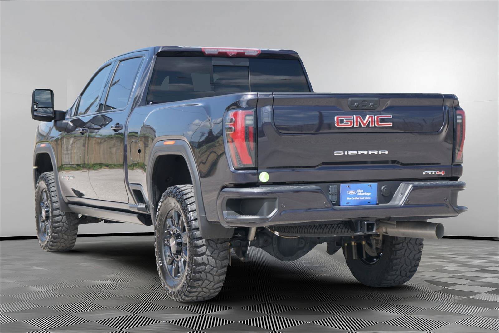 Used 2024 GMC Sierra 2500 AT4 w/ AT4 Premium Plus Package AWD/4WD image 6
