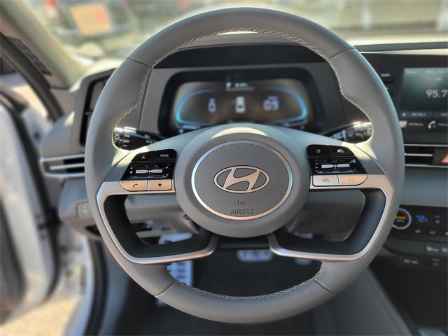 Used 2026 Hyundai Elantra Sport image 20