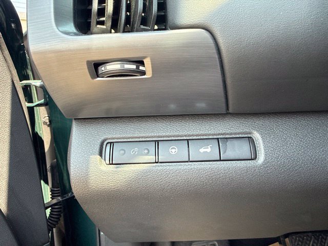 Used 2025 Nissan Pathfinder SL AWD/4WD image 18