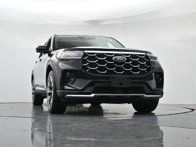 Certified 2025 Ford Explorer Platinum w/ LUX Leather Package AWD/4WD image 39