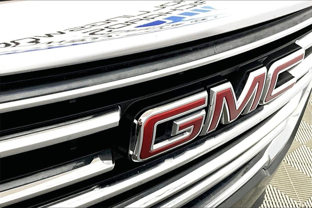 Used 2024 GMC Terrain SLT image 23