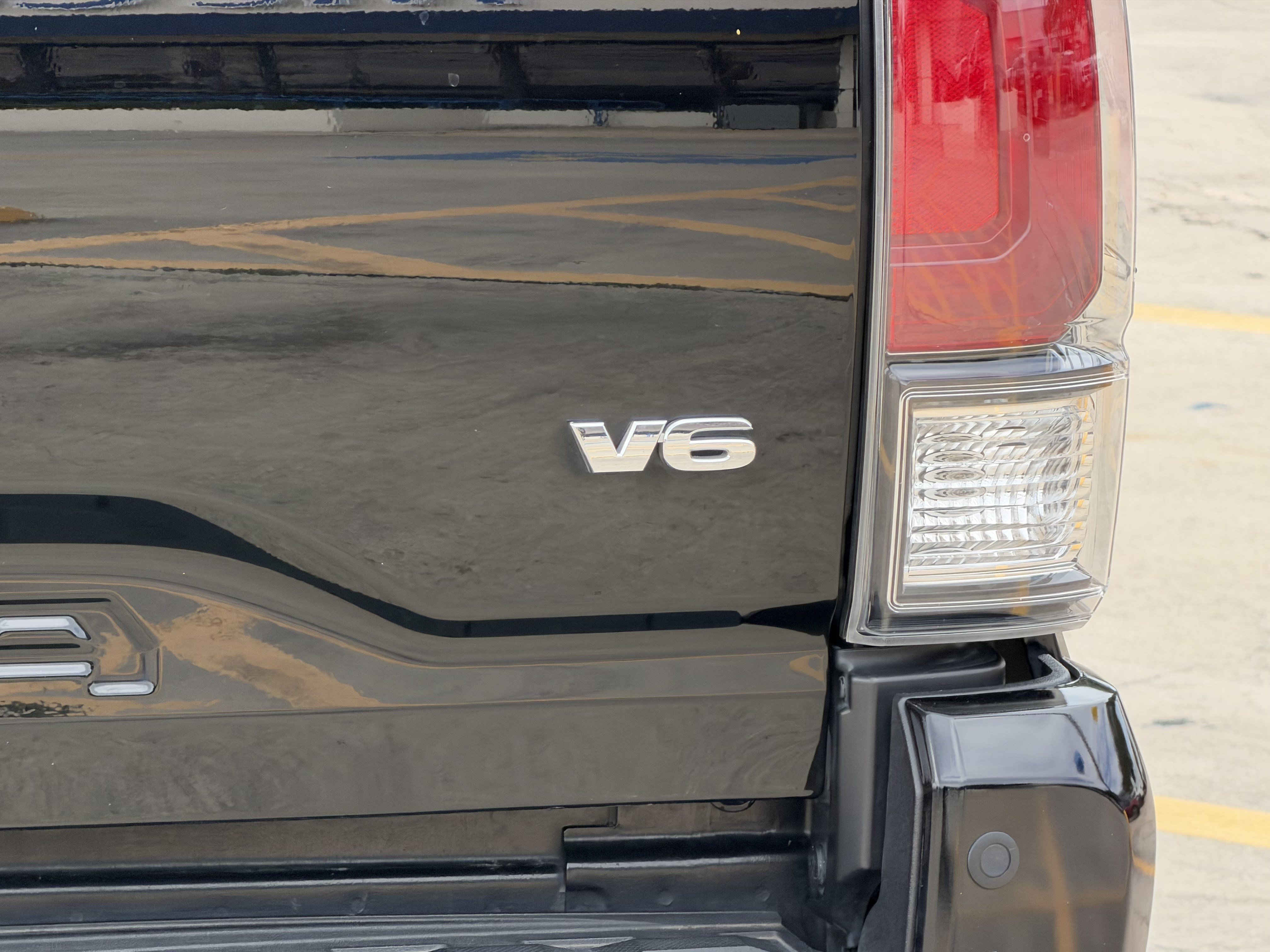 Used 2023 Toyota Tacoma Limited RWD image 9