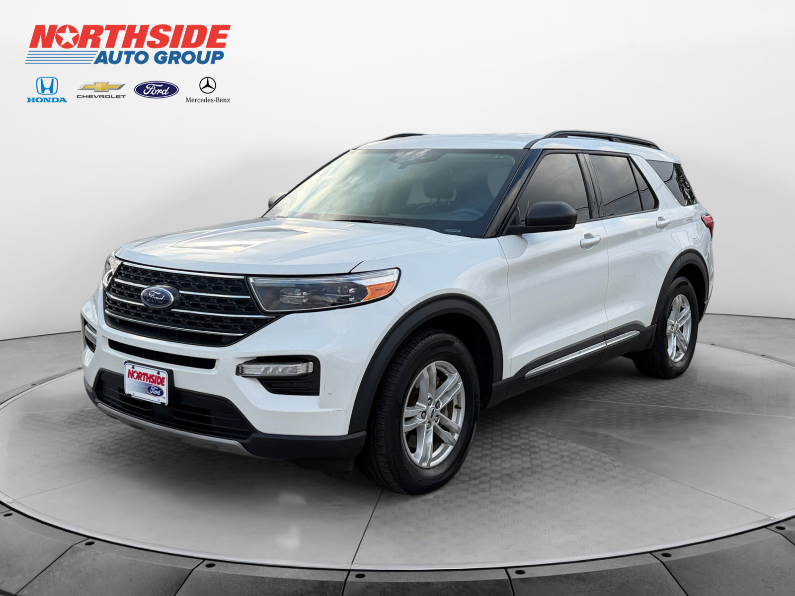 Certified 2023 Ford Explorer XLT w/ Equipment Group 202A RWD image 3