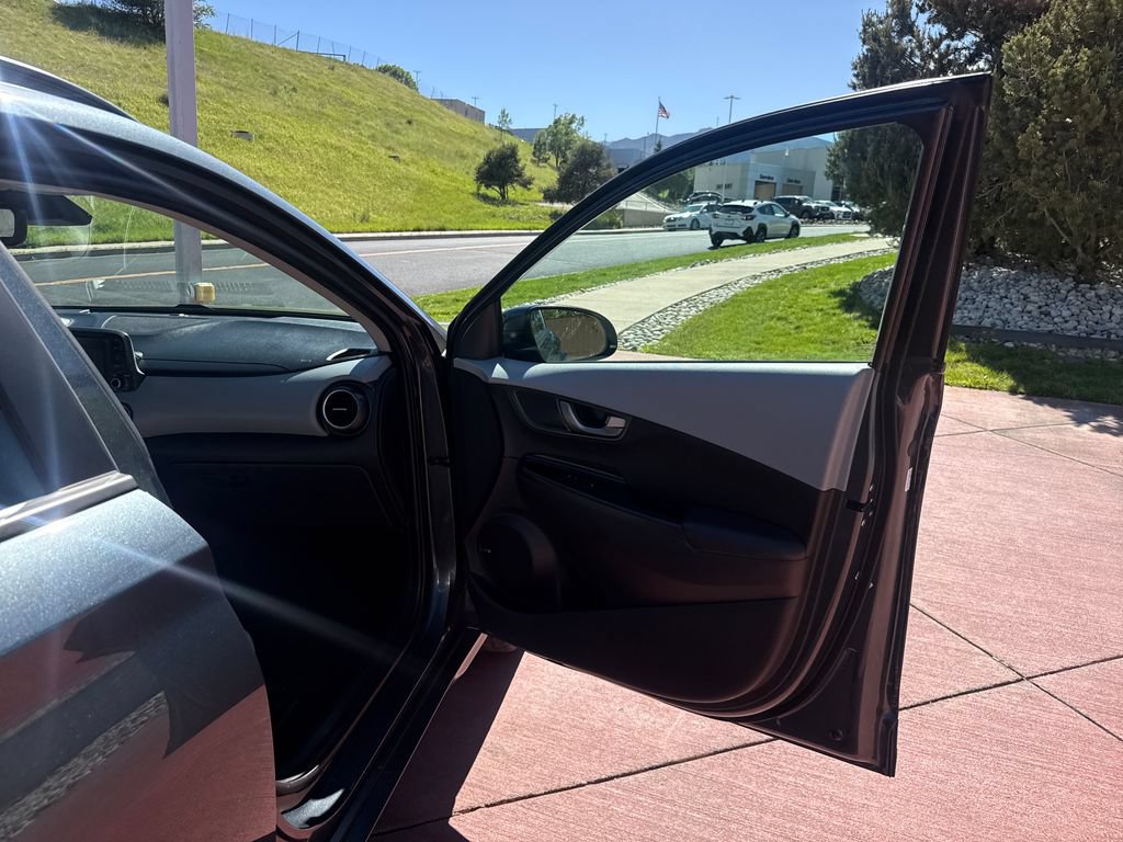 Used 2021 Hyundai Kona Ultimate AWD/4WD image 30