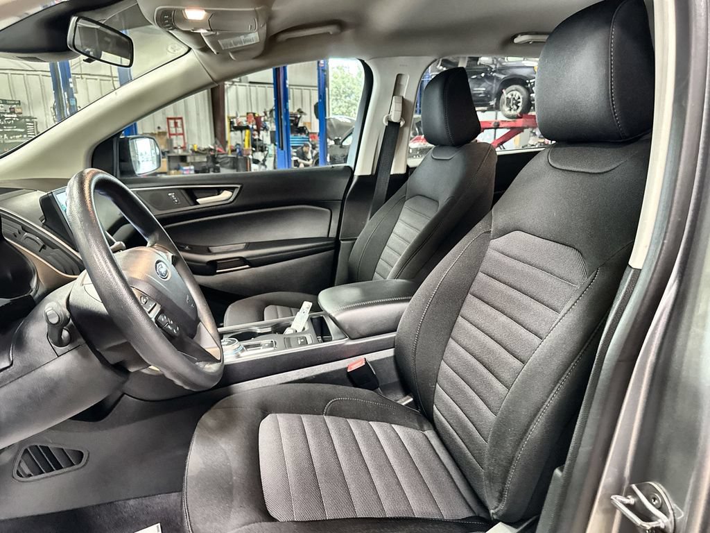 Certified 2024 Ford Edge SE w/ Black Appearance Package AWD/4WD image 12