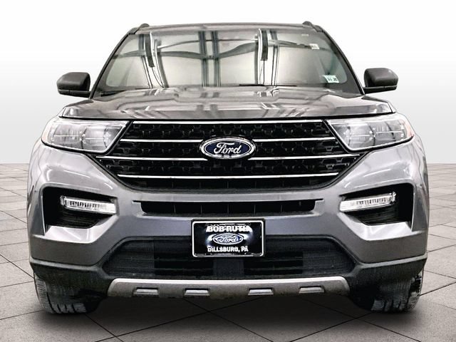 Certified 2021 Ford Explorer XLT w/ Equipment Group 202A AWD/4WD image 3