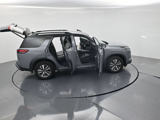 Used 2024 Nissan Pathfinder SL AWD/4WD image 49
