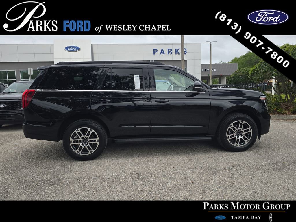 Certified 2025 Ford Expedition Active image 3