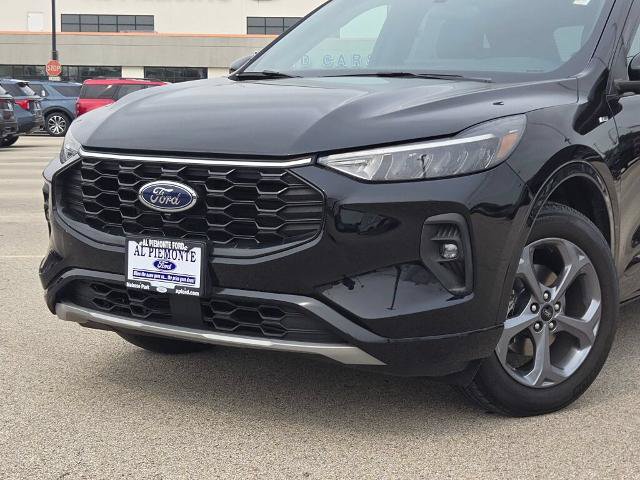 Certified 2023 Ford Escape ST-Line Select w/ Tech Pack #2 AWD/4WD image 2