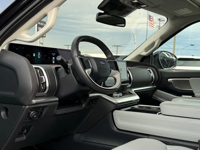 Certified 2025 Ford Expedition Platinum image 29