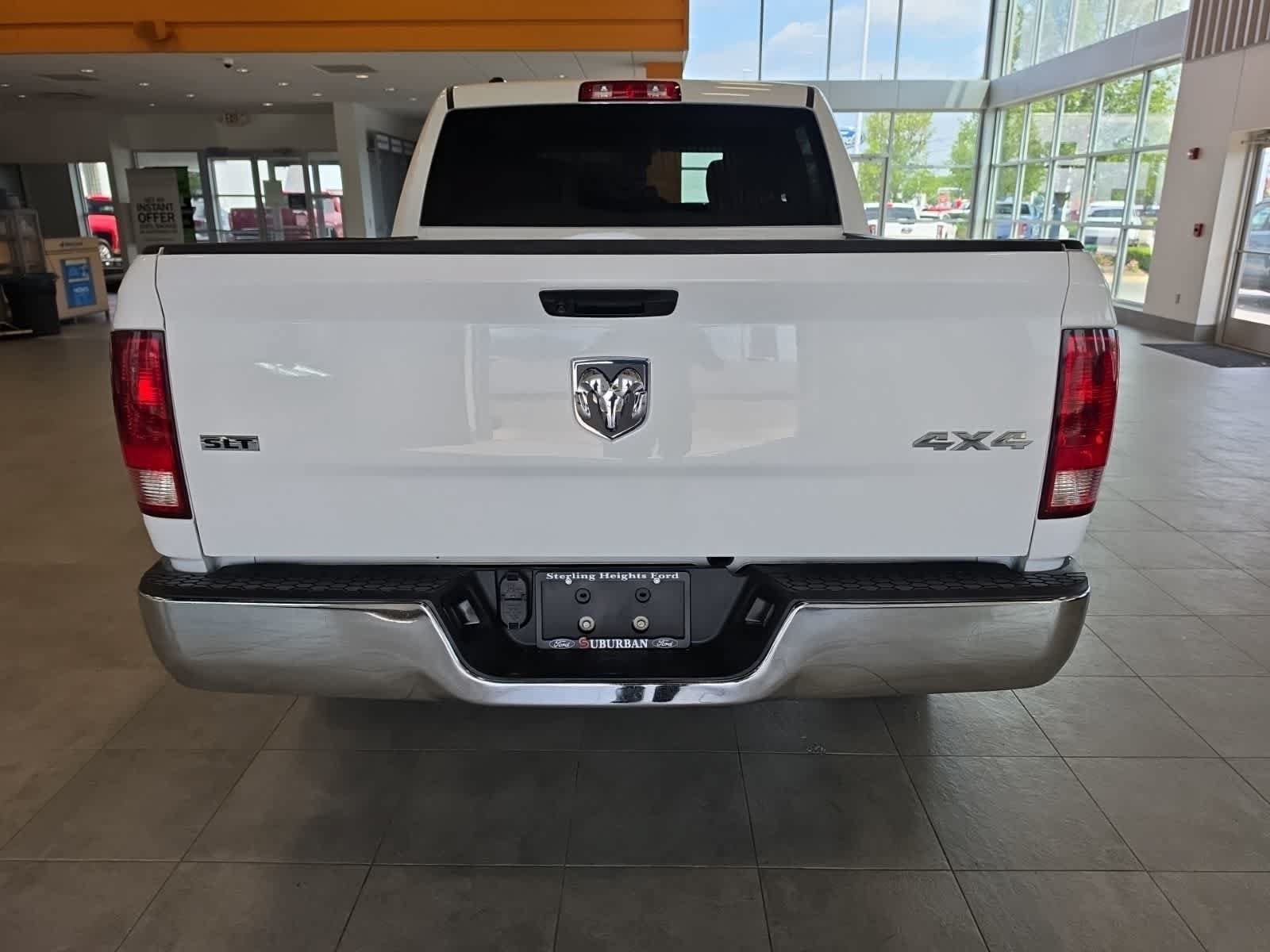 Used 2022 RAM 1500 Classic SLT AWD/4WD image 9