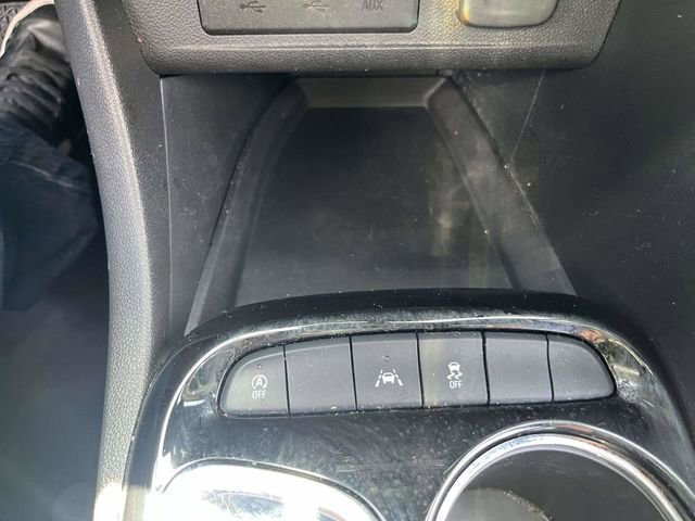 Used 2022 Buick Encore GX Essence FWD image 21