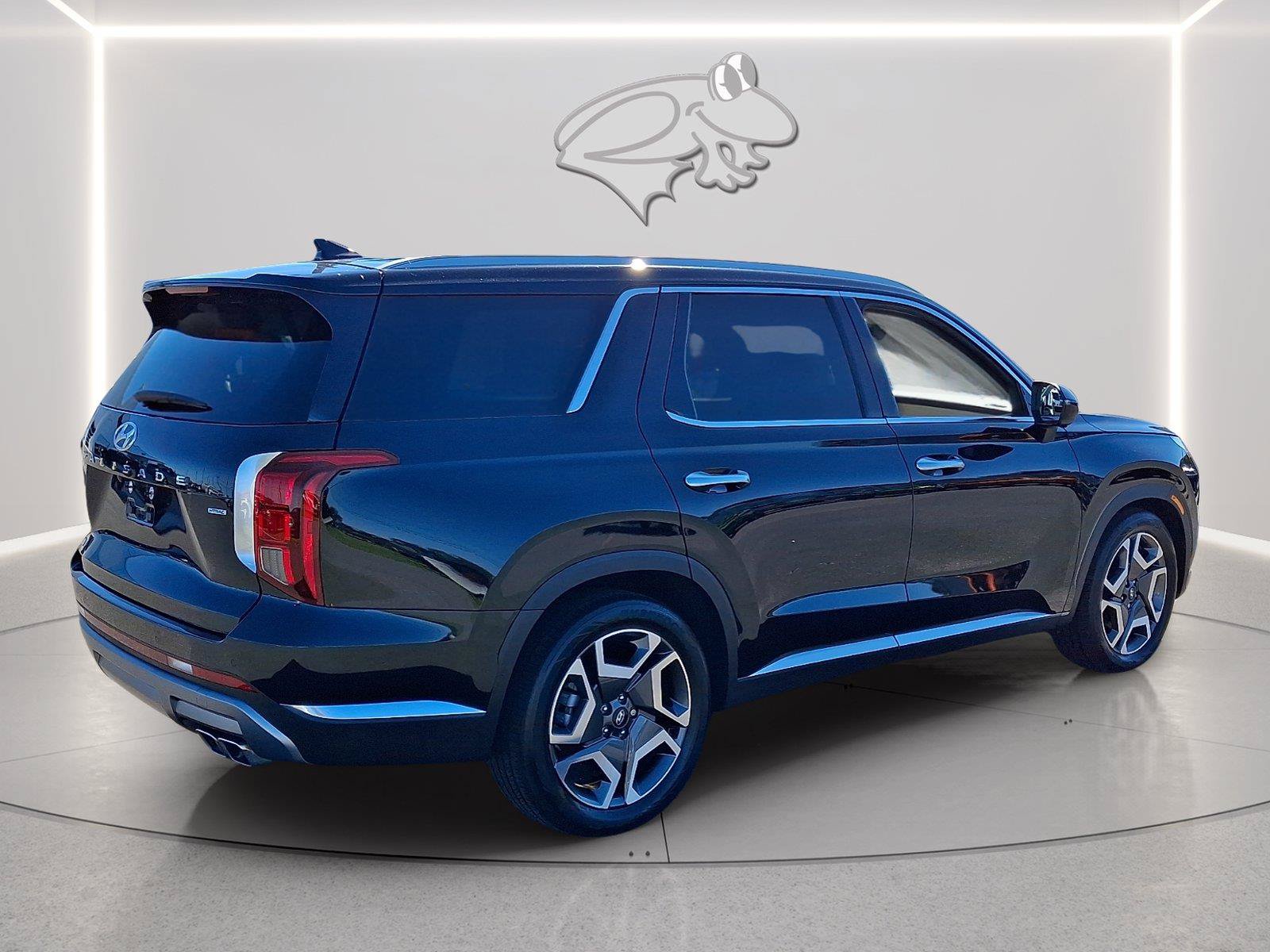 Used 2024 Hyundai Palisade Limited AWD/4WD image 5