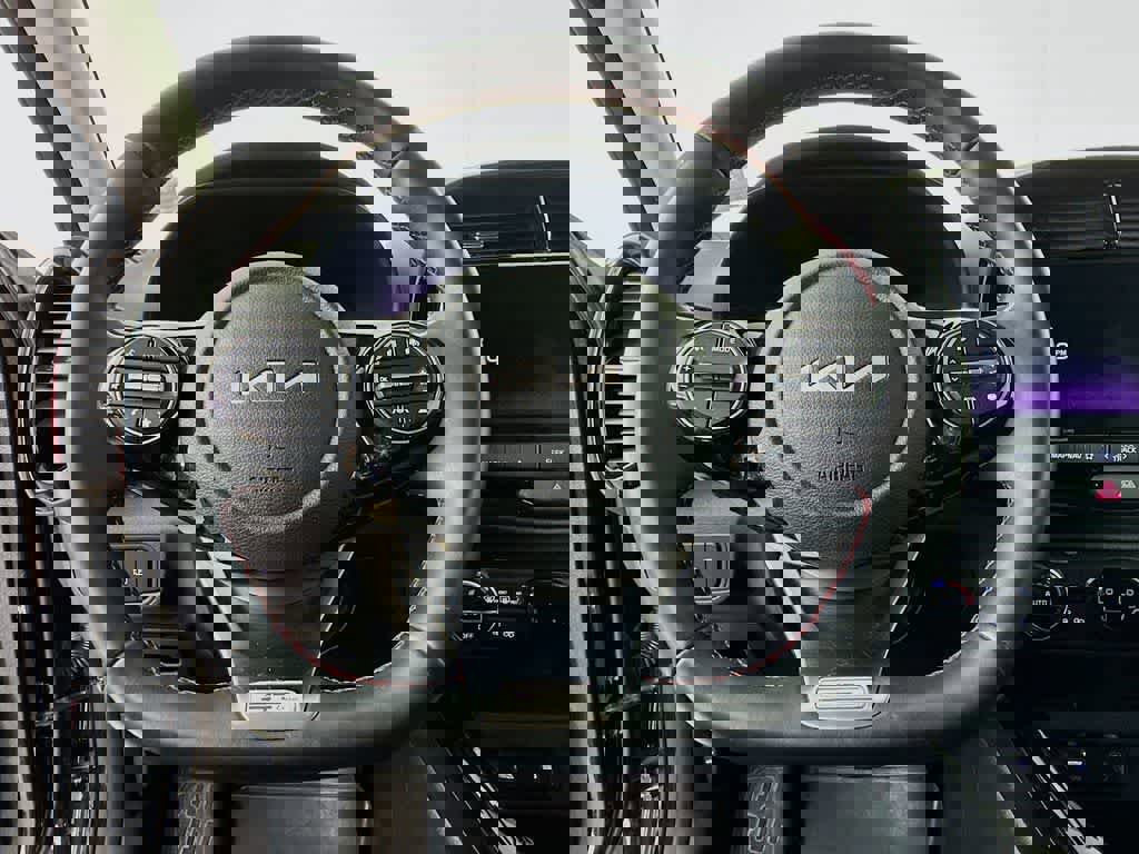 Used 2025 Kia Soul GT-Line w/ GT-Line Technology Package image 18