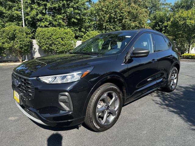 Certified 2024 Ford Escape ST-Line w/ Tech Pack #1 AWD/4WD image 9