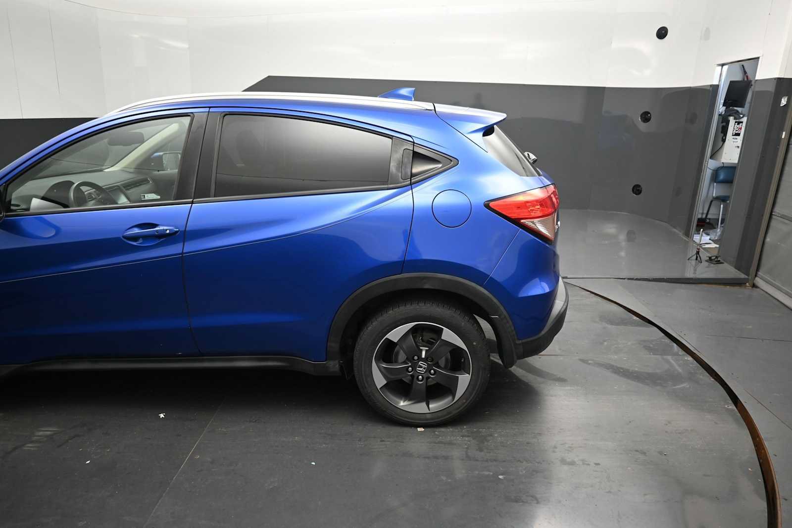 Used 2018 Honda HR-V EX-L image 10
