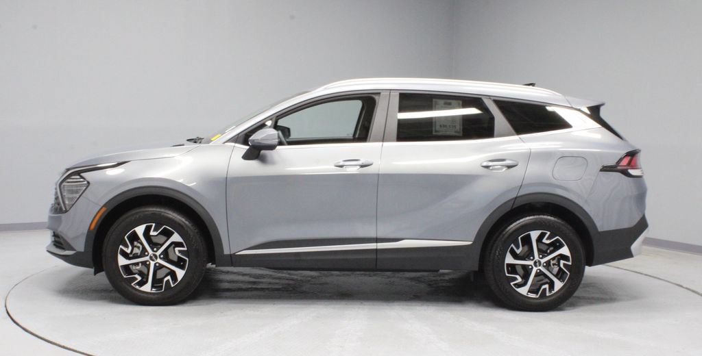 Used 2025 Kia Sportage EX AWD/4WD image 5