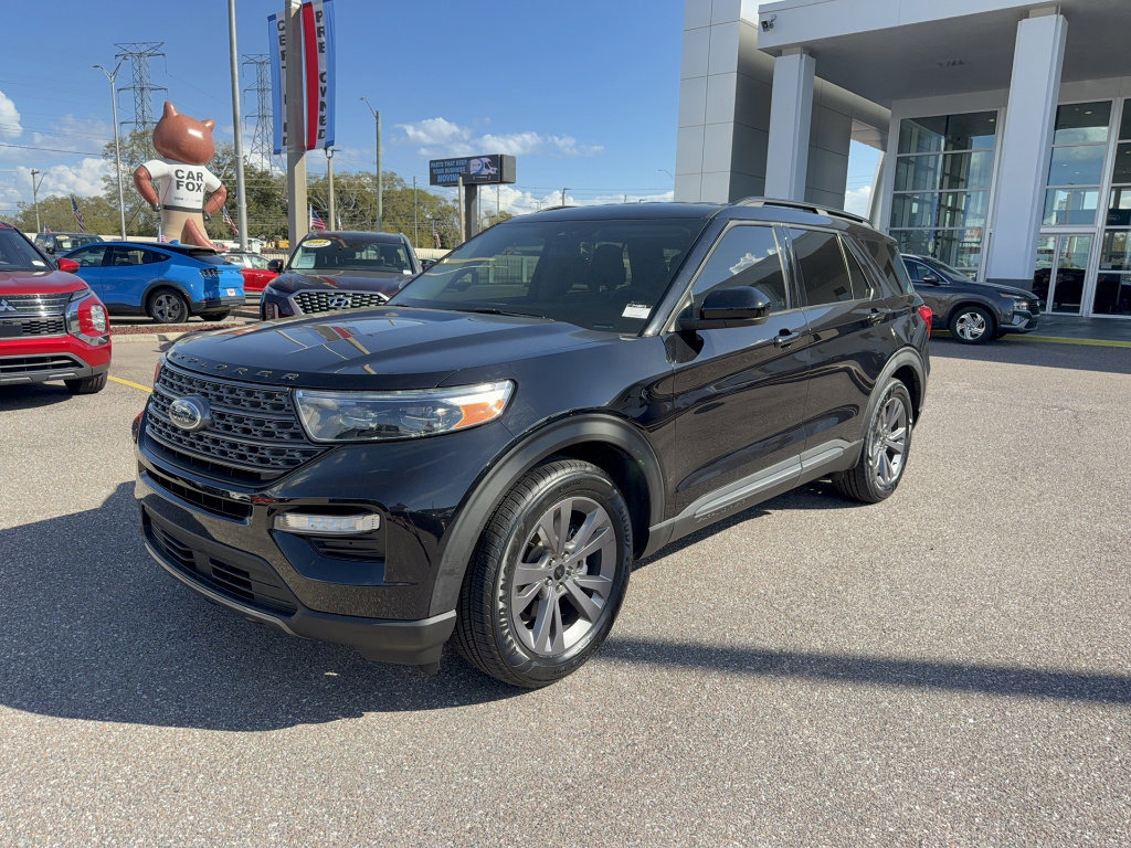 Certified 2023 Ford Explorer XLT w/ Equipment Group 202A image 5